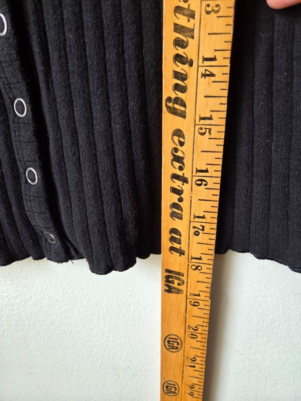 EUC AMERICAN EAGLE RIBBED SCOOP NECK TEE BUTTONED SIZE SMALL - Picture 12 of 12